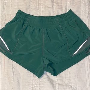 Lululemon hotty hot shorts size 6